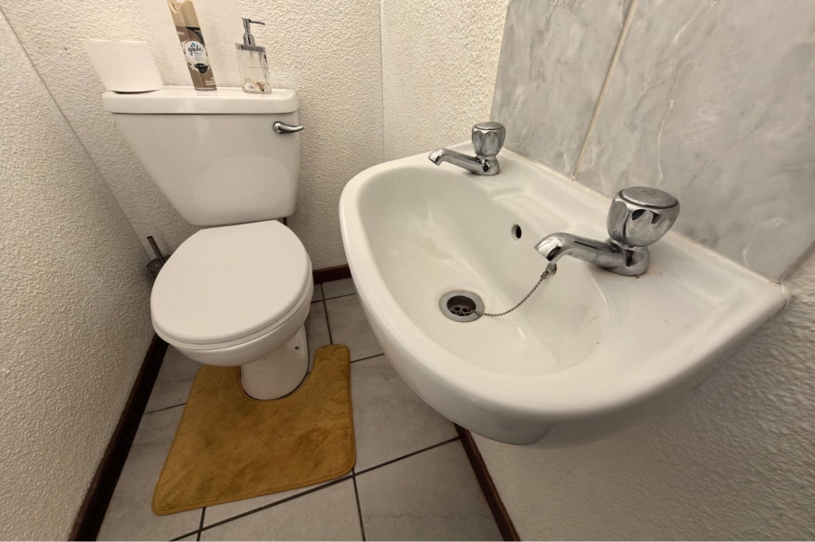 3 Bedroom Property for Sale in Roodepan Northern Cape